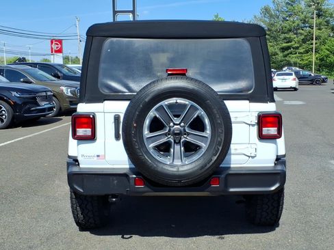 Used 2021 Jeep Wrangler Unlimited Sahara AWD/4WD image 4