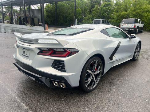 Used 2021 Chevrolet Corvette Stingray Preferred Cpe w/ Z51 Performance Package RWD image 3