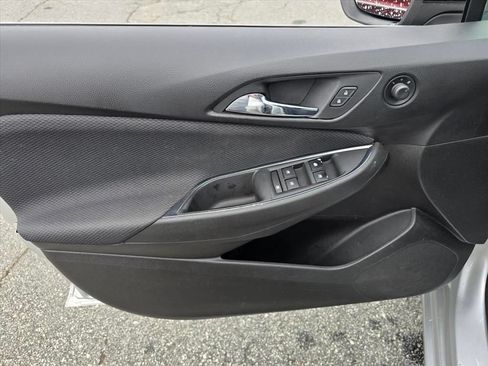 Used 2019 Chevrolet Cruze LT FWD image 9