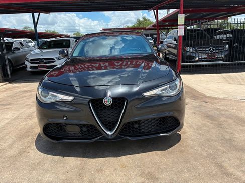 Used 2017 Alfa Romeo Giulia RWD image 6