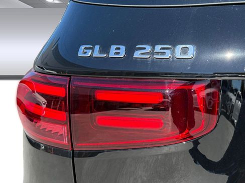 New 2026 Mercedes-Benz GLB 250 image 8