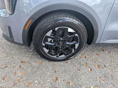 Used 2024 Kia Sorento S image 33