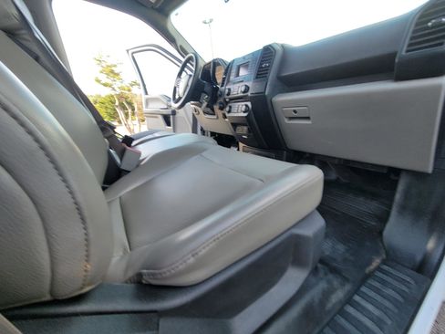 Used 2016 Ford F150 XL w/ Equipment Group 101A Mid AWD/4WD image 44