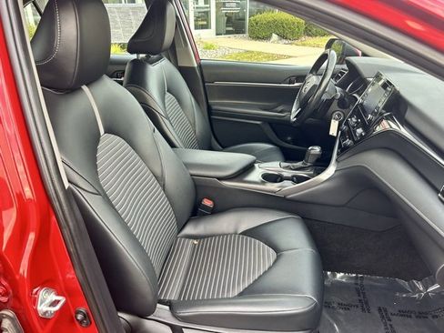 Certified 2021 Toyota Camry SE image 14