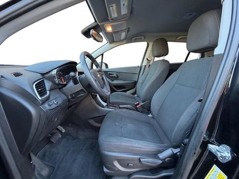 Used 2022 Chevrolet Trax LS w/ Tint and Cruise Package image 11