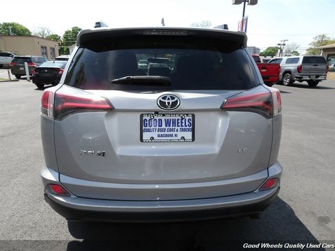 Used 2016 Toyota RAV4 LE FWD image 6