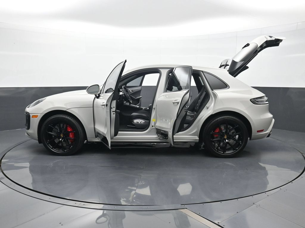 Certified 2025 Porsche Macan GTS AWD/4WD image 29