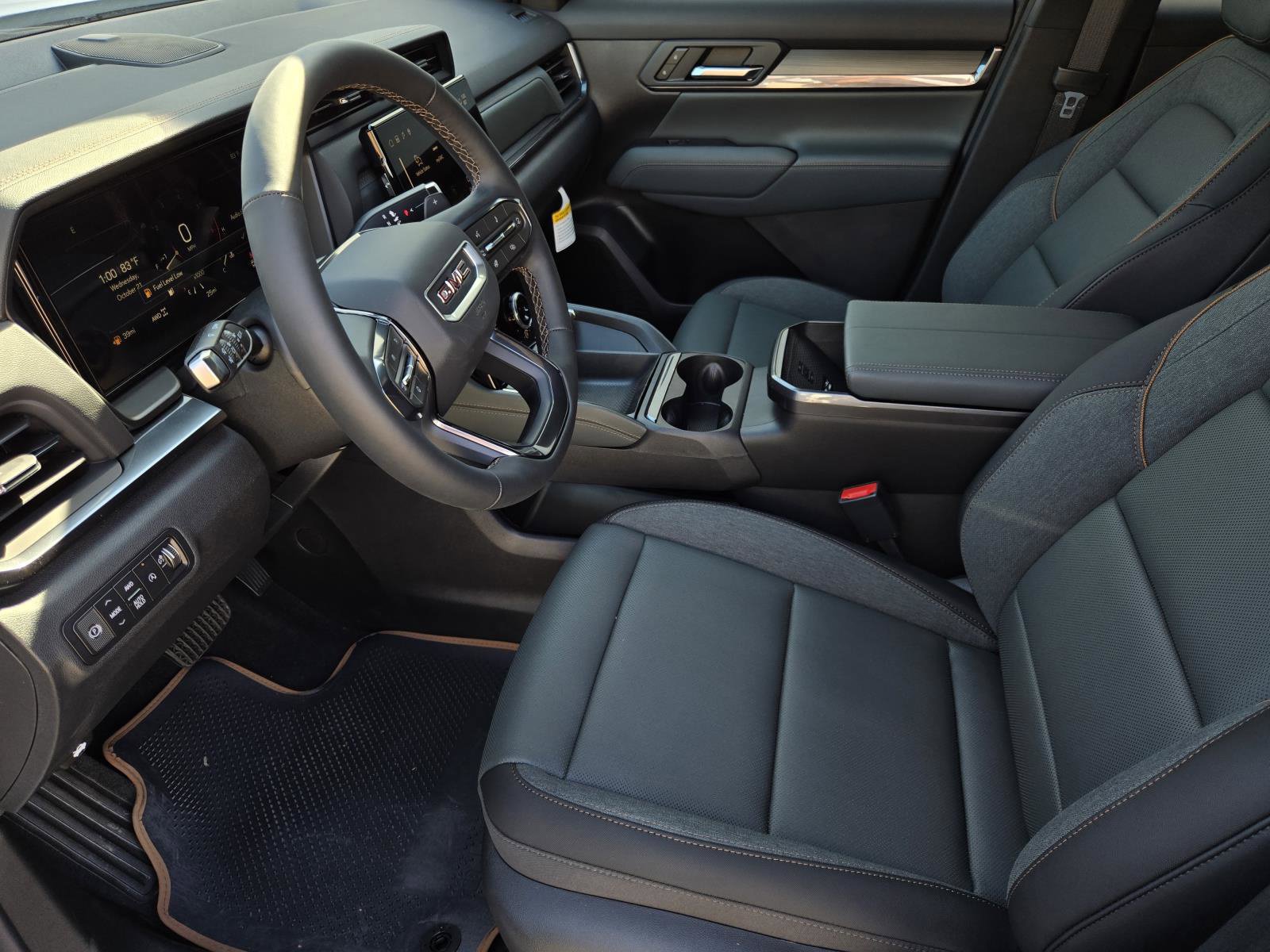 New 2027 GMC Terrain AT4 w/ Convenience Package III AWD/4WD image 6