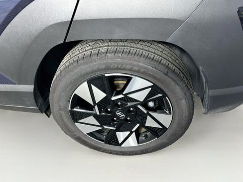 Used 2025 Hyundai Kona SEL FWD image 11