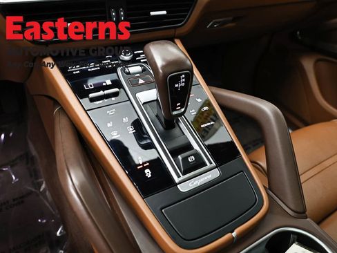 Used 2019 Porsche Cayenne E-Hybrid image 12