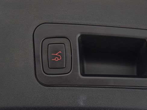 Used 2017 Tesla Model S Performance image 30