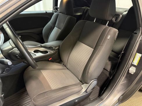 Used 2023 Dodge Challenger SXT RWD image 3