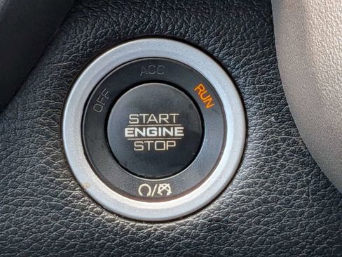 Used 2022 RAM 1500 Laramie AWD/4WD image 32