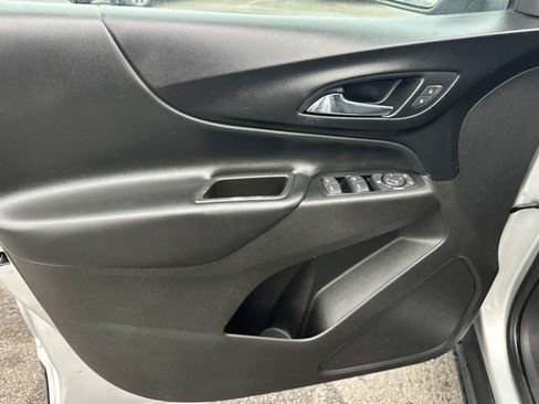 Used 2018 Chevrolet Equinox LT image 20