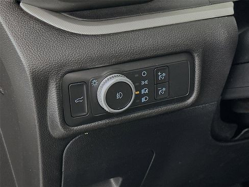 Used 2022 Ford Explorer XLT w/ Equipment Group 202A AWD/4WD image 14