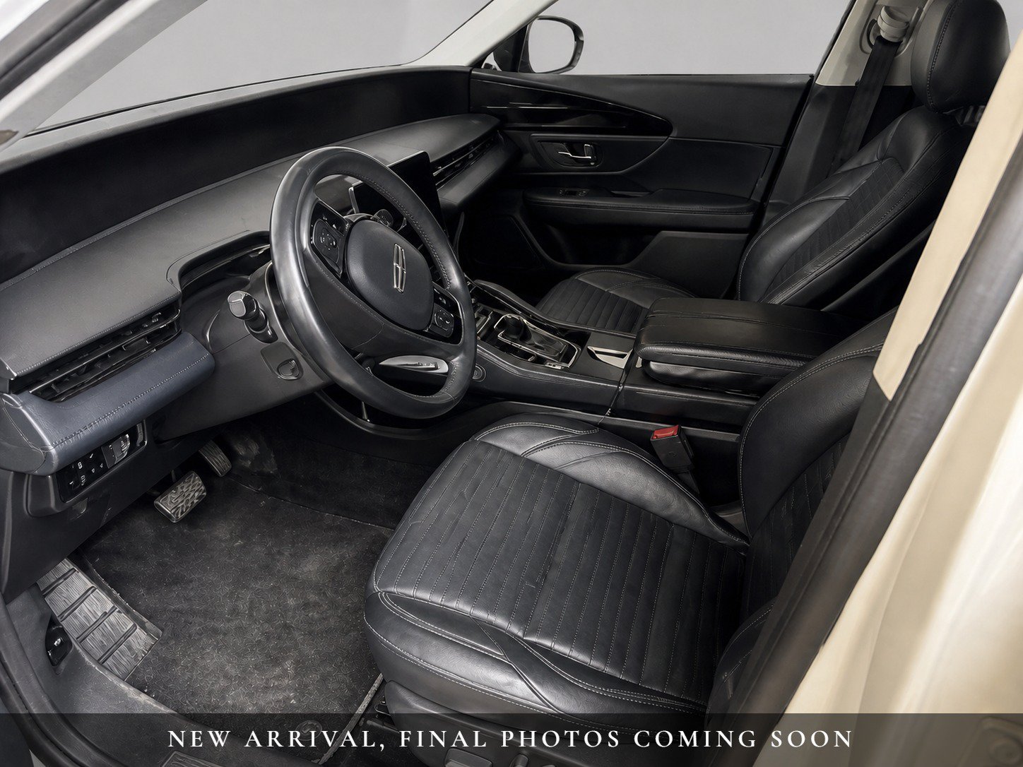 Used 2025 Lincoln Nautilus Reserve AWD/4WD image 6