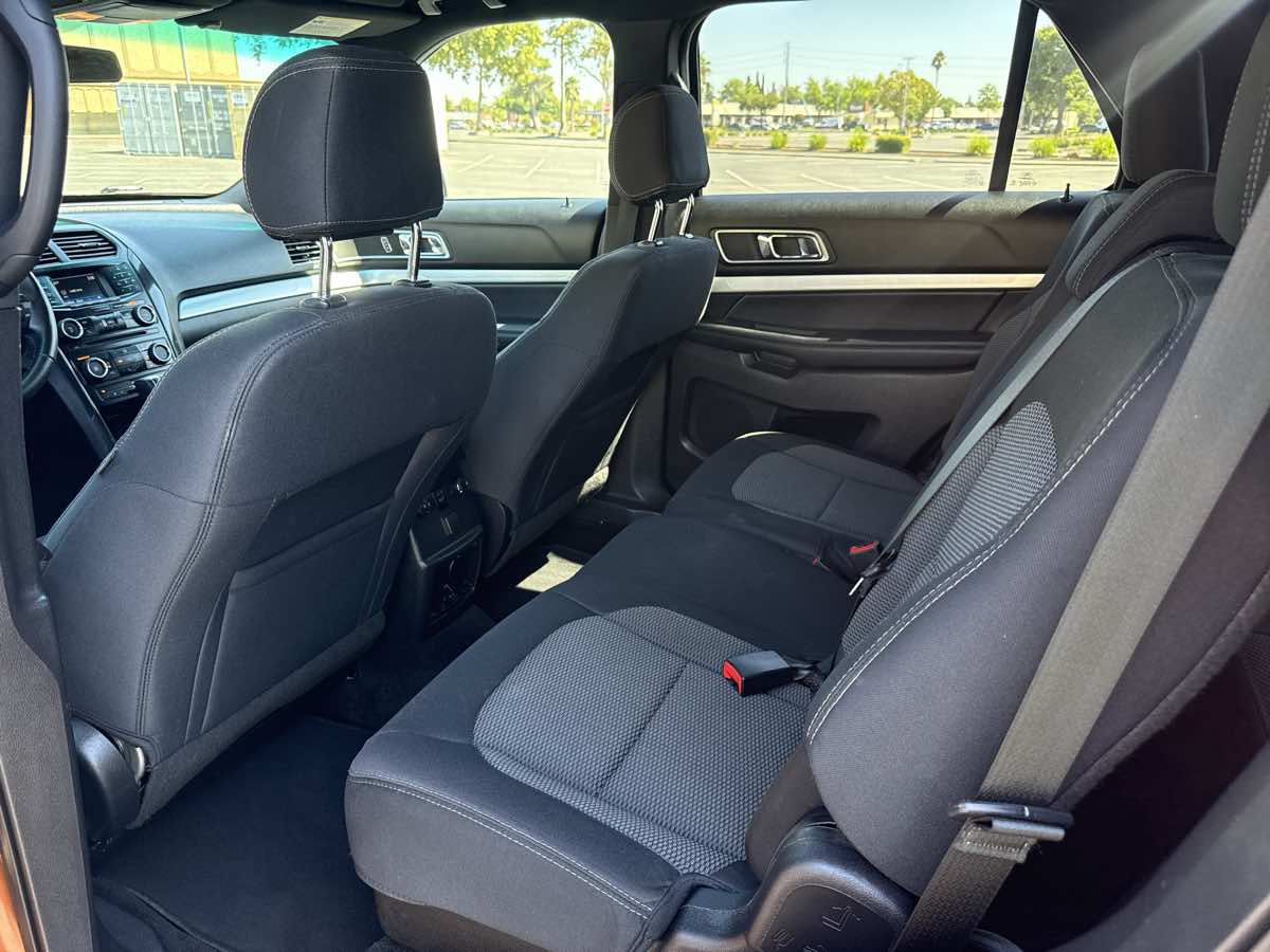 Used 2017 Ford Explorer XLT AWD/4WD image 21