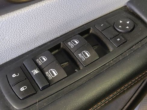 Used 2017 Chrysler Pacifica Touring-L Plus FWD image 27