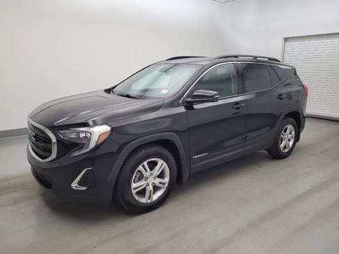 Used 2019 GMC Terrain SLE w/ Driver Convenience Package FWD image 2