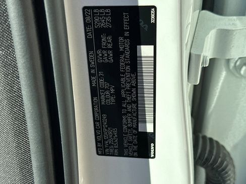 Certified 2023 Volvo XC60 B5 Ultimate w/ Climate Package image 37