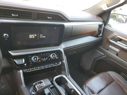 Used 2023 GMC Sierra 1500 Denali AWD/4WD image 27