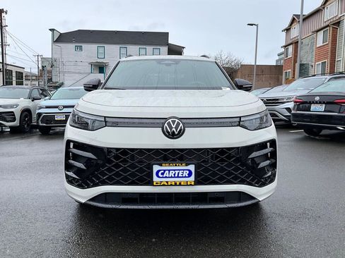 New 2026 Volkswagen Tiguan SE R-Line image 3