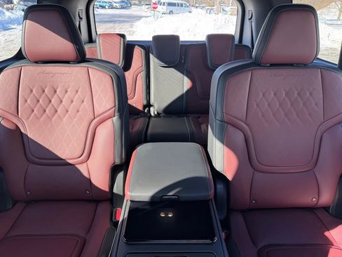 Used 2025 INFINITI QX80 Autograph w/ Autograph Exterior Package image 25