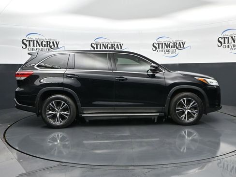 Used 2019 Toyota Highlander Plus image 8