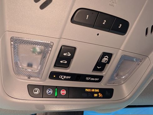 Used 2024 GMC Terrain SLT w/ Infotainment Package II image 36