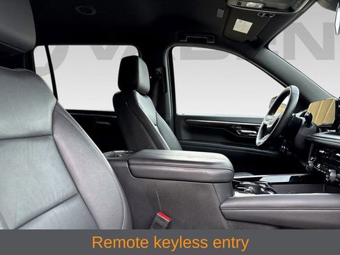 Certified 2025 Chevrolet Suburban LT AWD/4WD image 11