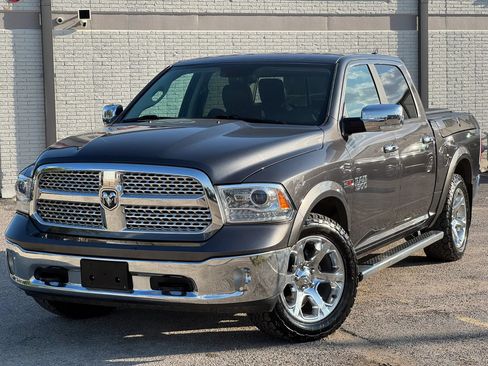 Used 2017 RAM 1500 Laramie w/ Convenience Group AWD/4WD image 2