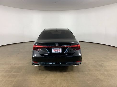 Used 2020 Toyota Avalon Limited w/ Advanced Safety Package FWD image 10