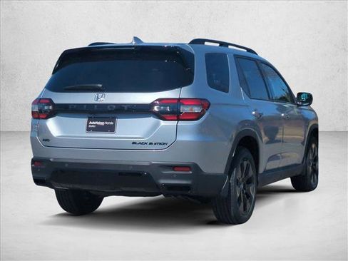 New 2026 Honda Pilot Black Edition image 2
