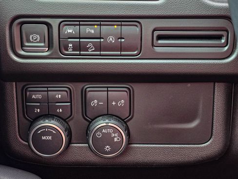 Certified 2023 Chevrolet Tahoe Z71 AWD/4WD image 27