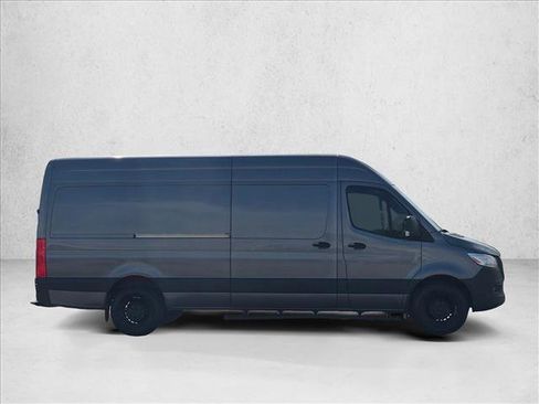 Used 2022 Mercedes-Benz Sprinter 2500 image 4