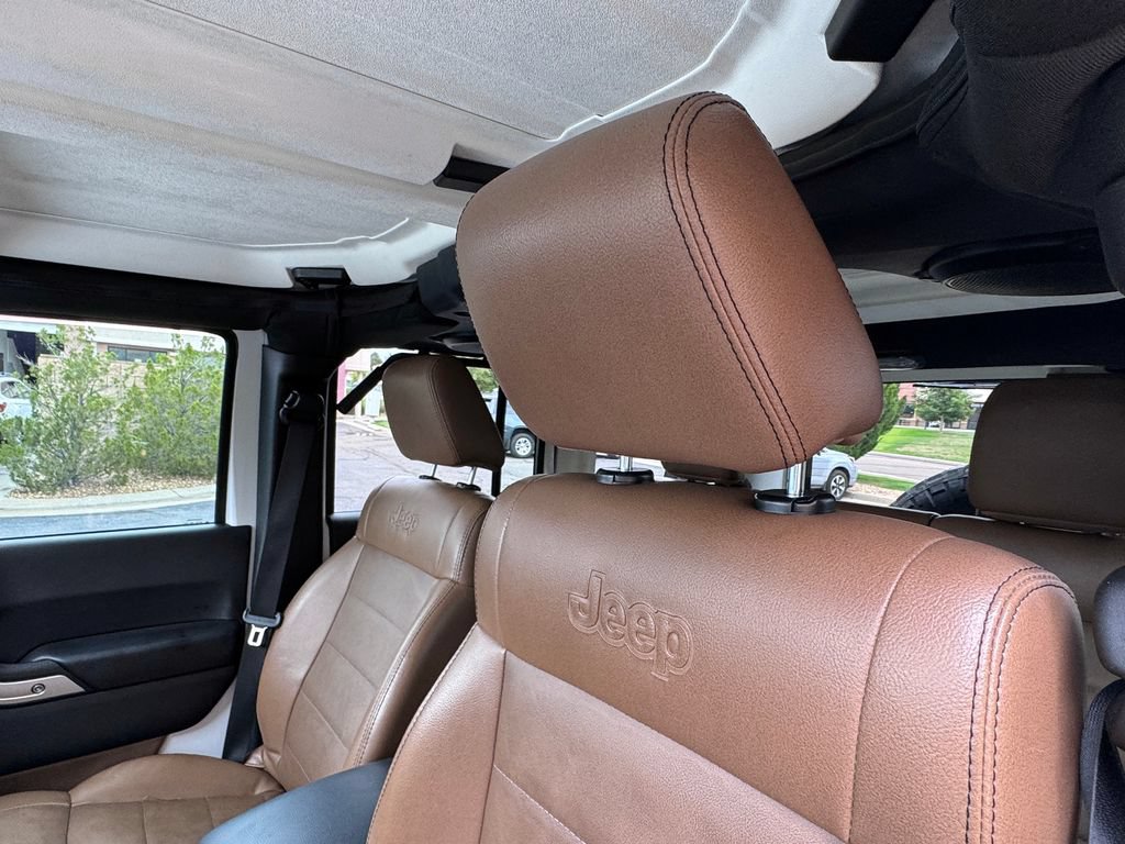 Used 2012 Jeep Wrangler Unlimited Sahara w/ Connectivity Group AWD/4WD image 20