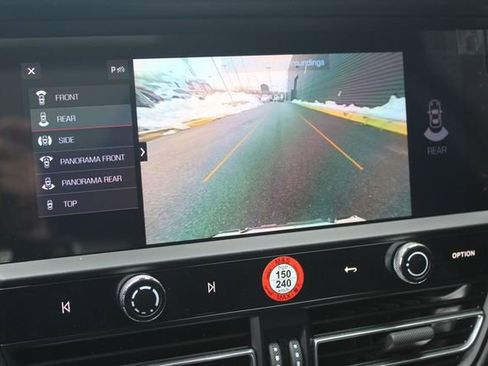 Certified 2025 Porsche Macan image 22