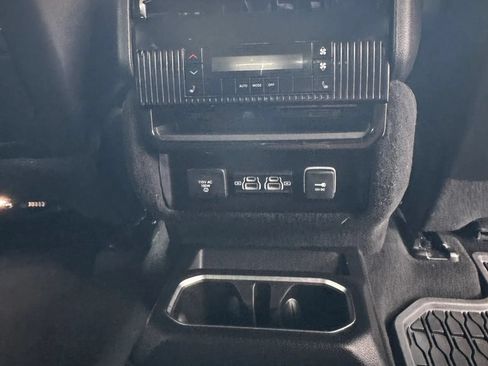 Used 2024 Jeep Wagoneer Series II AWD/4WD image 10