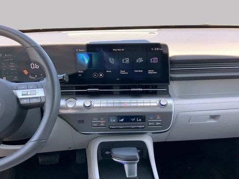 Used 2024 Hyundai Kona SEL FWD image 7