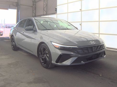 Used 2026 Hyundai Elantra Sport FWD image 2