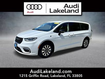 Used 2024 Chrysler Pacifica Limited