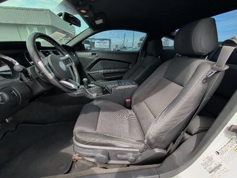 Used 2014 Ford Mustang Coupe RWD image 12