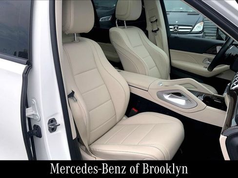 Used 2022 Mercedes-Benz GLS 450 4MATIC image 10