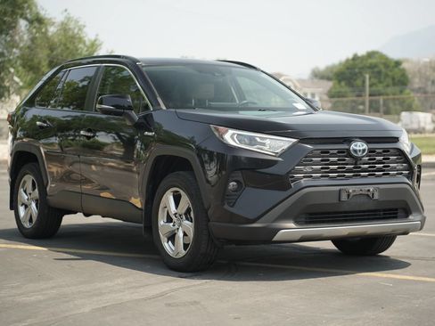 Used 2021 Toyota RAV4 Limited AWD/4WD image 7