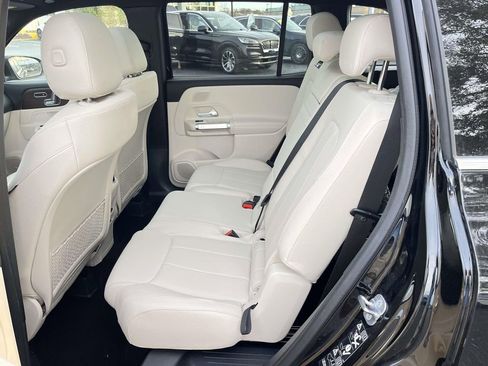 New 2026 Mercedes-Benz GLB 250 4MATIC image 23