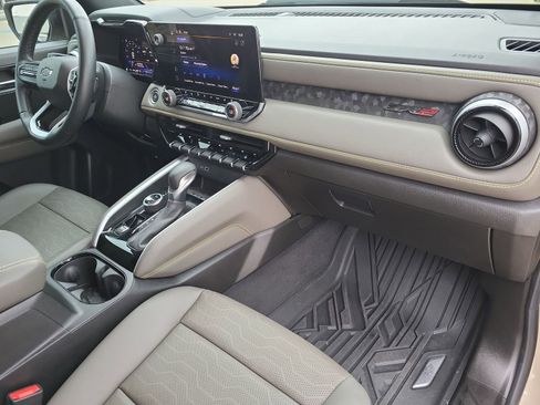 Used 2024 Chevrolet Colorado ZR2 w/ ZR2 Convenience Package III image 28