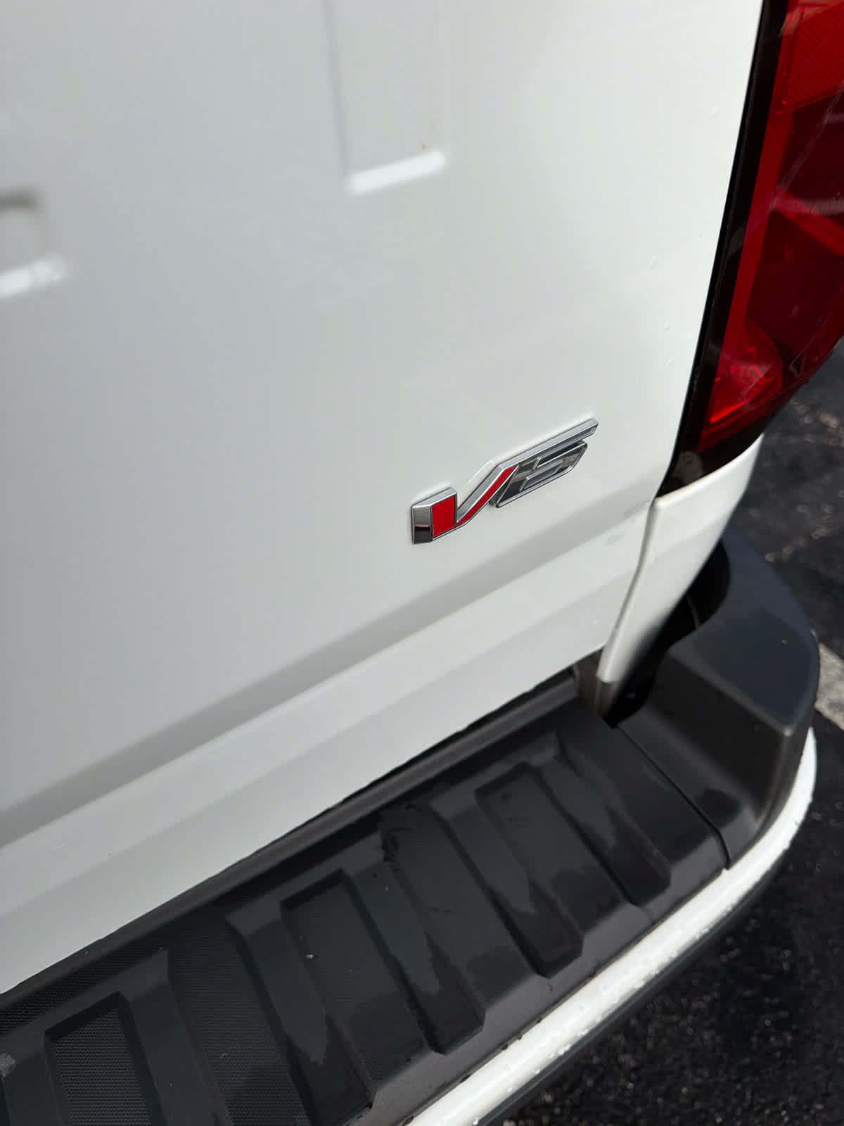 Used 2022 Chevrolet Colorado LT w/ Safety Package RWD image 13