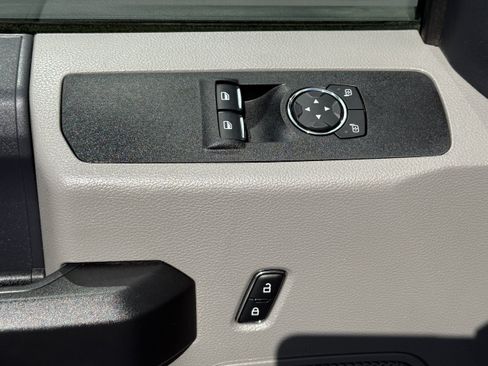 Used 2022 Ford F250 XL w/ Power Equipment Group AWD/4WD image 14