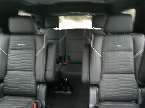 Used 2025 Cadillac Escalade V w/ LPO, ONYX Package image 23