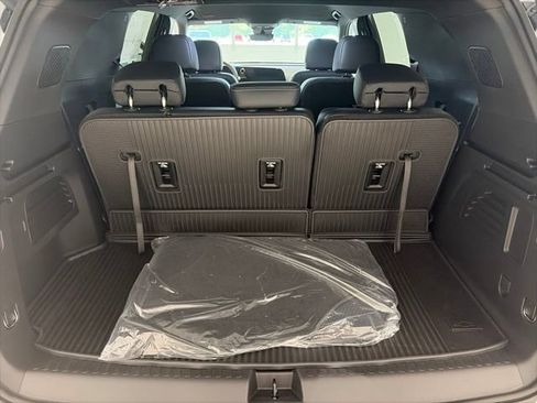 New 2027 Chevrolet Traverse LT w/ Driver Confidence Package FWD image 14